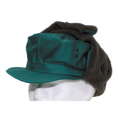 Австрийская зимняя шапка зелёная