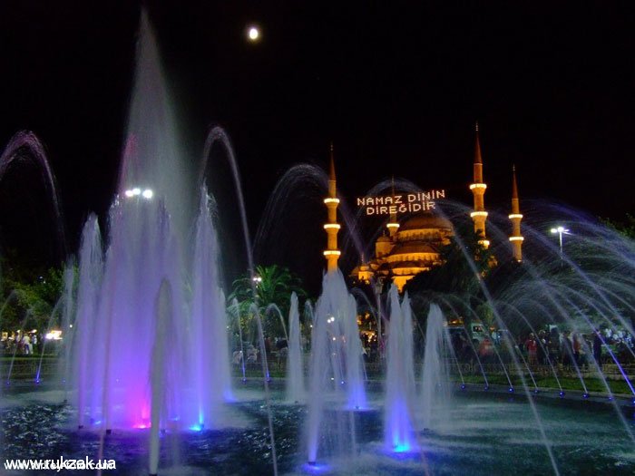Голубая мечеть Султанахмет вечером. Стамбул. Лето 2011, Рамадан