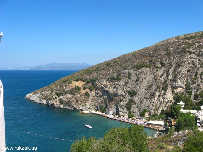 Скалистый берег Эгейского моря. Турция, лето 2011