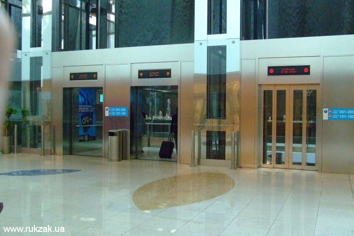 Лифты в аэропорту г.Дубаи, ОАЭ