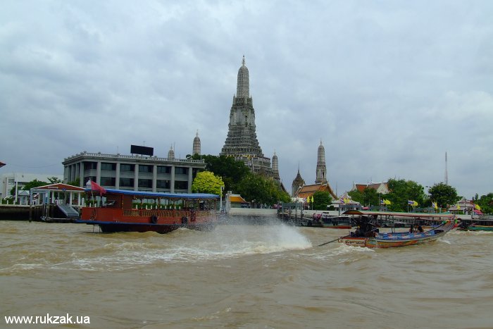 Бангкок. Храм Ват-Арун - вид с реки