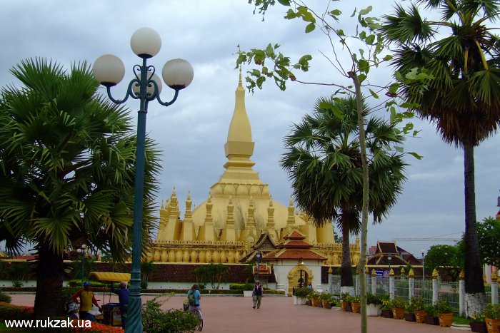 Вьентьян. Золотая пагода