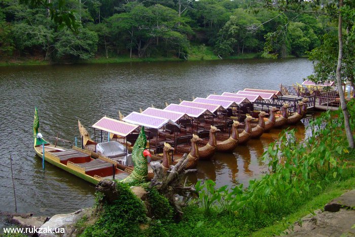 Прогулочные ангкорские лодки