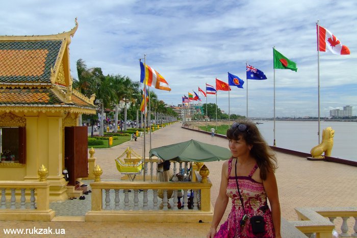 Набережная Пномпеня. Камбоджа