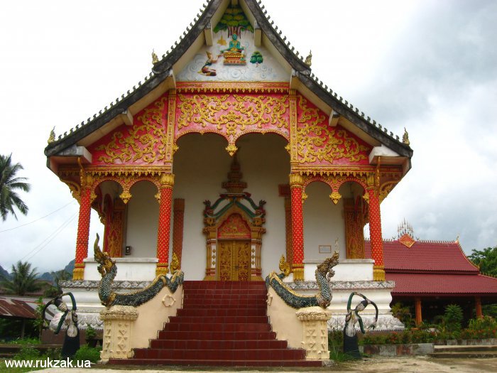 Лаос. Деревенский храм