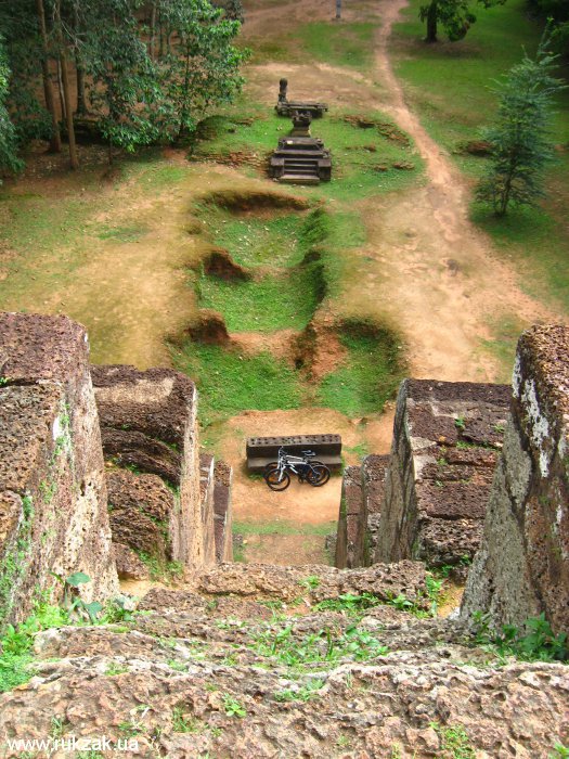Вид с верха храма без туристов